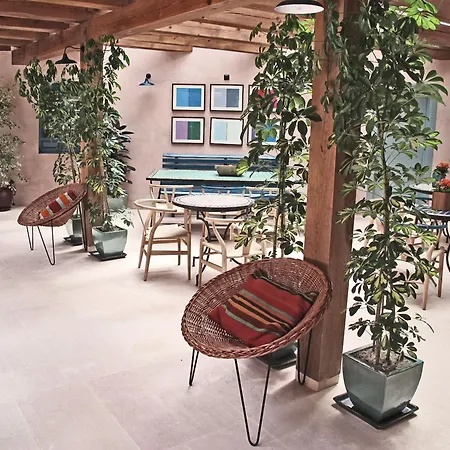 Hotel Ayllon