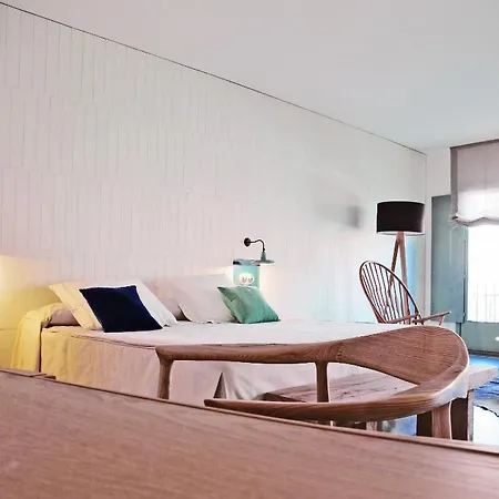Hotel Ayllon فندق 4*