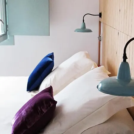 Ξενοδοχείο Hotel Ayllon 4*