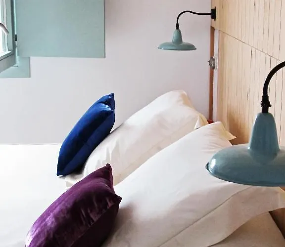 호텔 Hotel Ayllon 4*